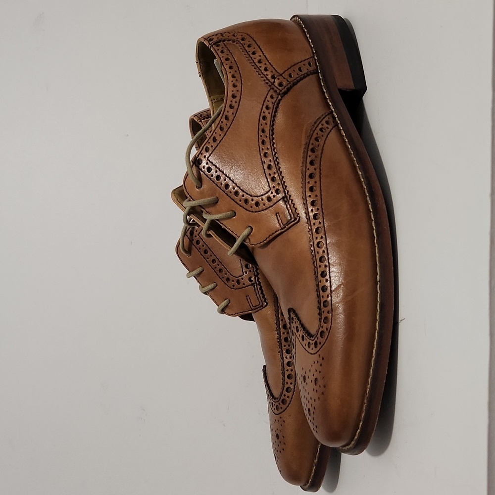 Dress shoes